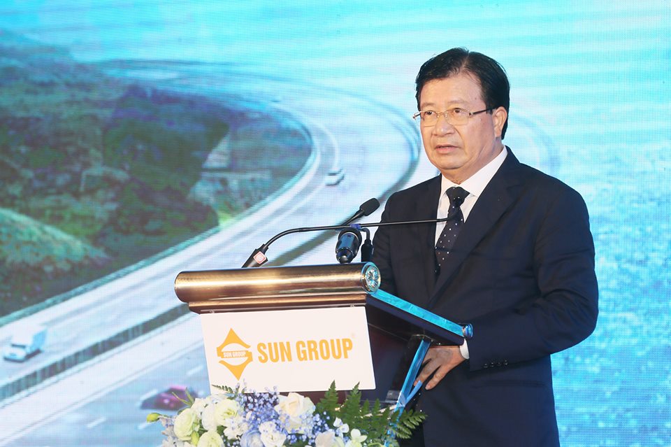 Phó thủ tướng Trịnh Đình Dũng phát biểu tại Lễ khởi công
